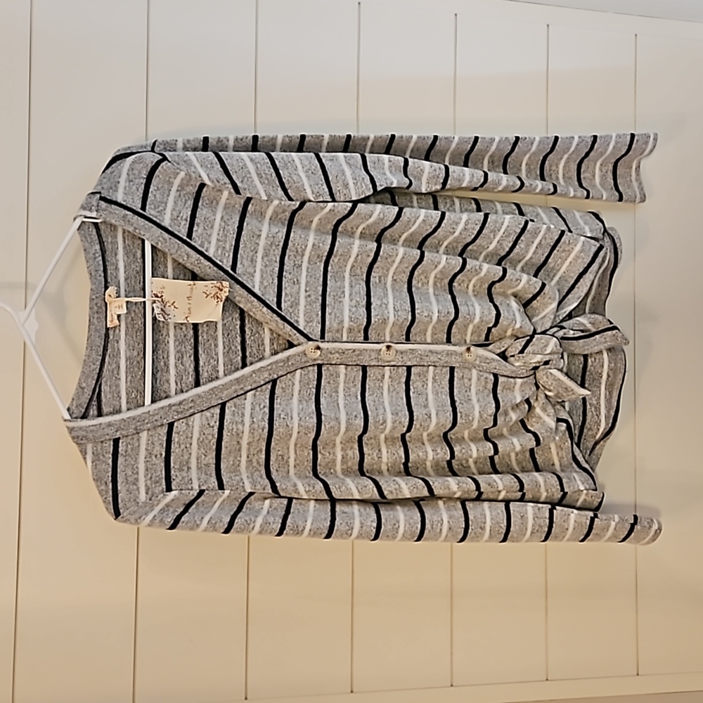 Hem & Thread super soft grey cardigan - size small NWT